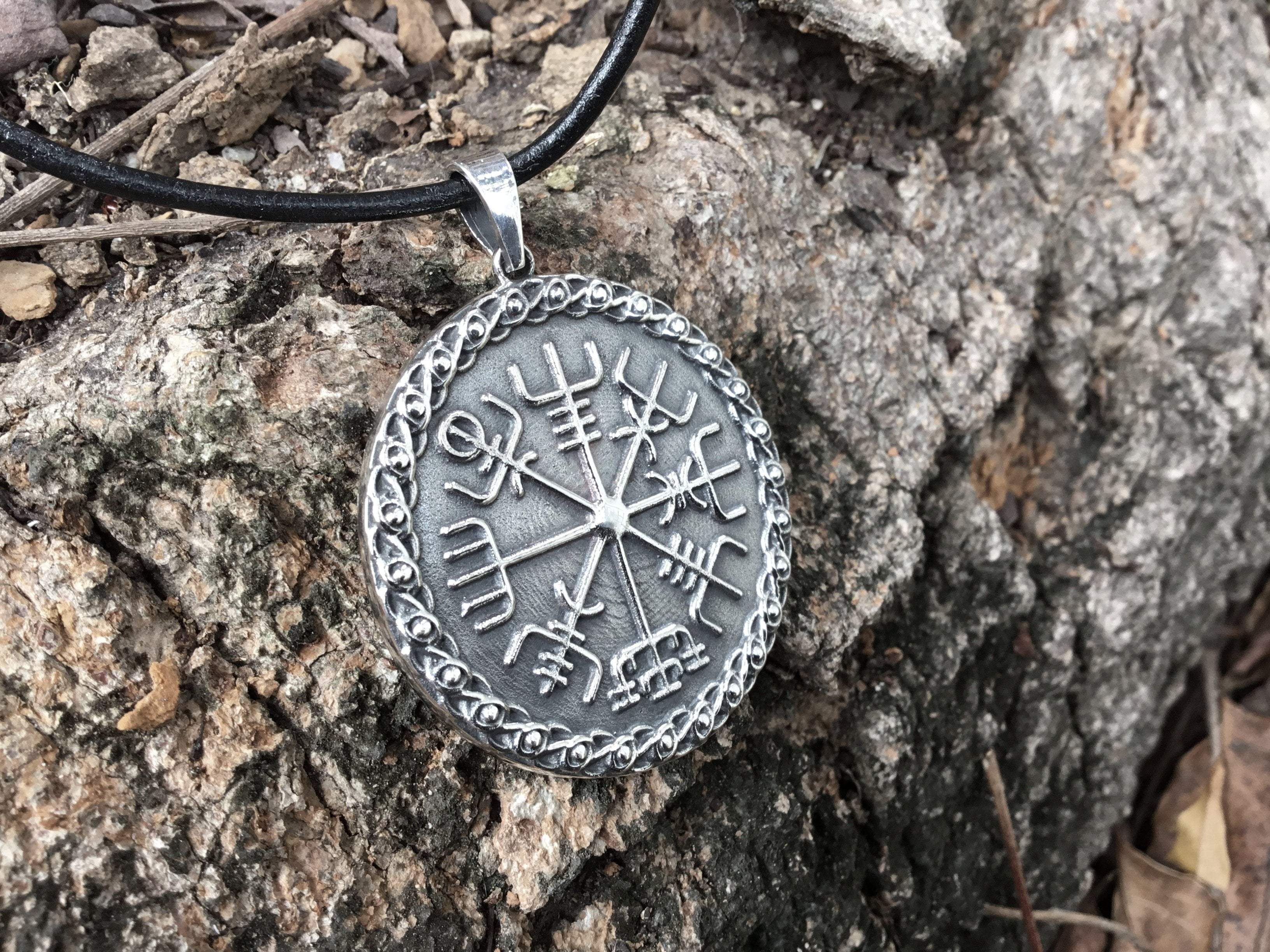 925 Sterling Silver Vegvisir Icelandic Magical Staves Compass Pendant - SilverMania925