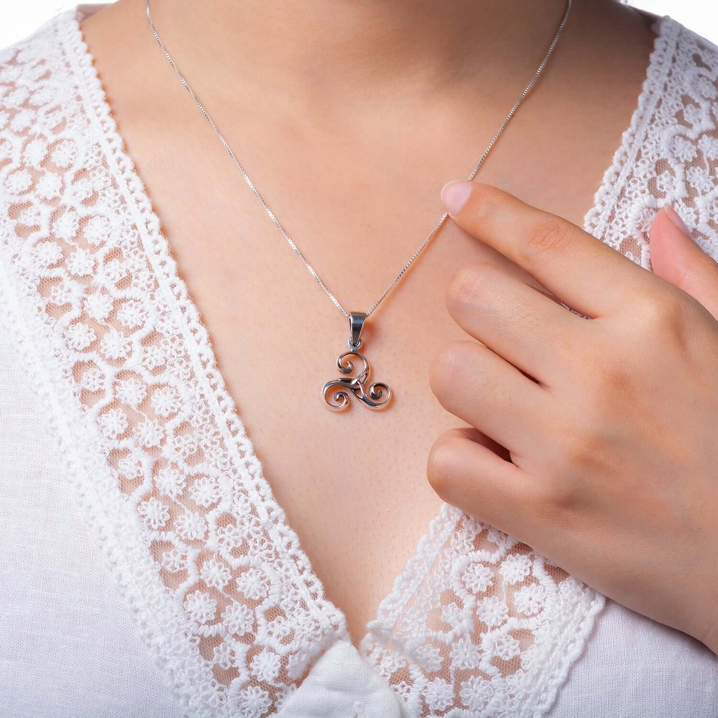 925 Sterling Silver Celtic Triskelion Knot Pendant - SilverMania925