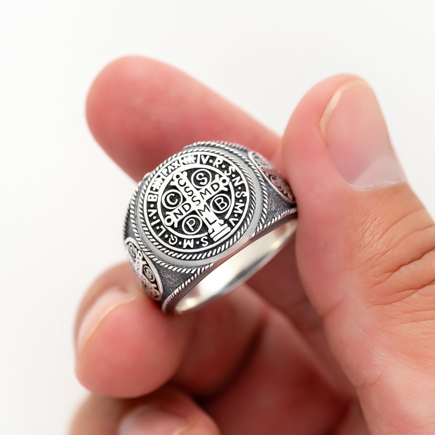 URONE Saint Benedict Anello in argento sterling 925, con sigillo di San Benedict, anello religioso Pinky, regalo per donne e uomini #10, Nessuna pietra preziosa URONE Saint Benedict Anello in argento sterling 925, con sigillo di San Benedict, anello religioso Pinky, regalo per donne e uomini #10, Nessuna pietra preziosa