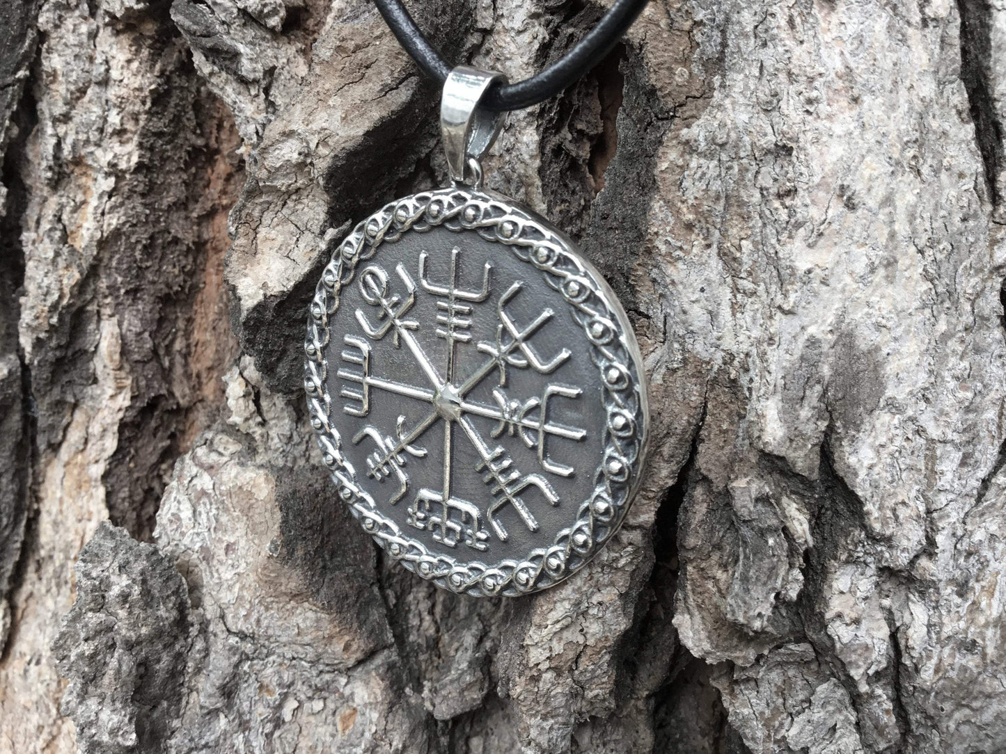 925 Sterling Silver Vegvisir Icelandic Magical Staves Compass Pendant - SilverMania925