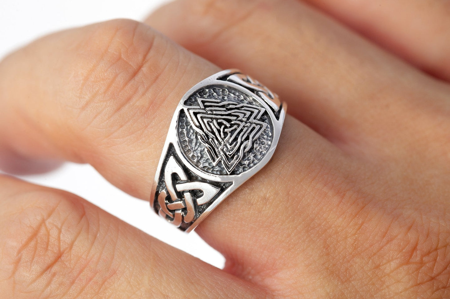 925 Sterling Silver Viking Knotwork Valknut Solid Band Ring - SilverMania925